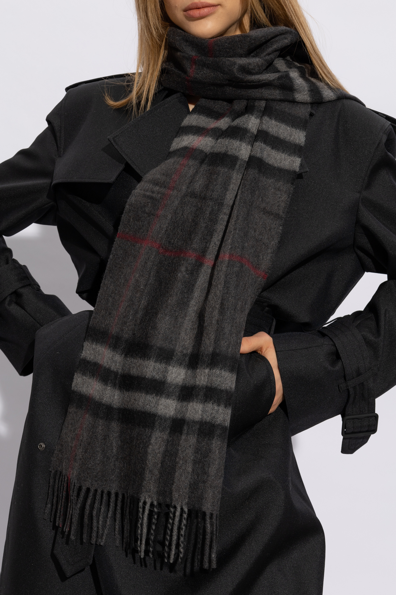 Burberry cashmere scarf black online